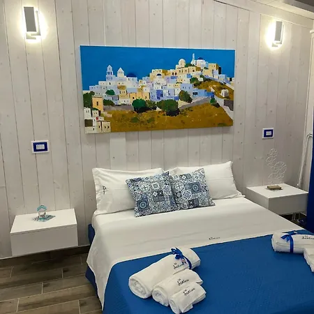 Alojamento de Acomodação e Pequeno-almoço Santorini Scalea