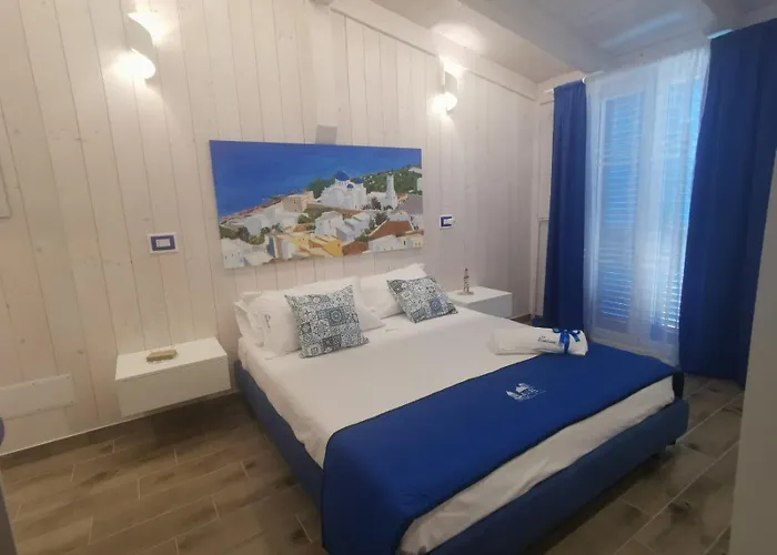 Santorini Oda ve Kahvaltı Scalea