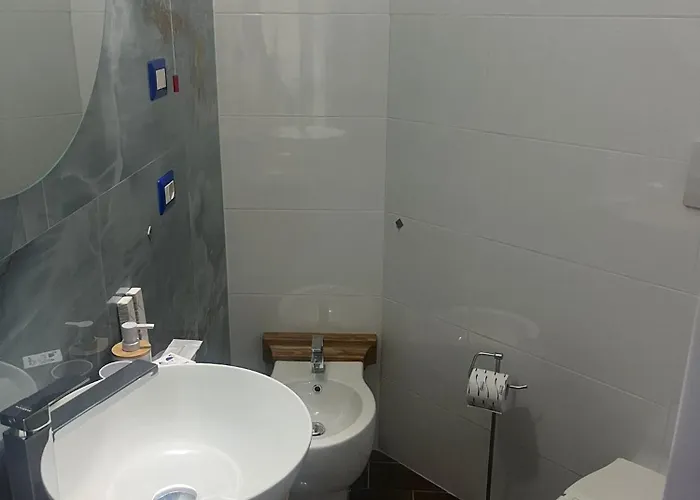 Santorini B&B 스칼레아